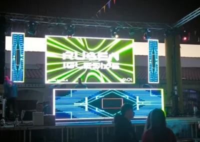 Montaje de discoteca móvil para eventos - Tu discoteca móvil a nivel nacional. Diseñamos todo tipo de eventos y producciones audiovisuales a medida. ¡Calidad y buen precio garantizado!