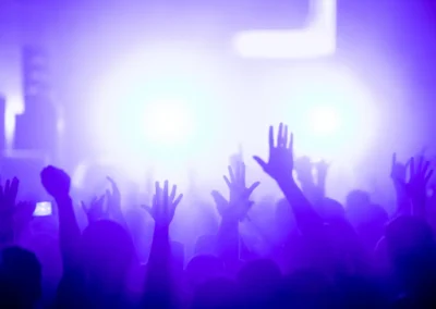 Montaje de discoteca móvil para eventos - Tu discoteca móvil a nivel nacional. Diseñamos todo tipo de eventos y producciones audiovisuales a medida. ¡Calidad y buen precio garantizado!