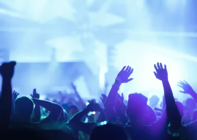 Montaje de discoteca móvil para eventos - Tu discoteca móvil a nivel nacional. Diseñamos todo tipo de eventos y producciones audiovisuales a medida. ¡Calidad y buen precio garantizado!